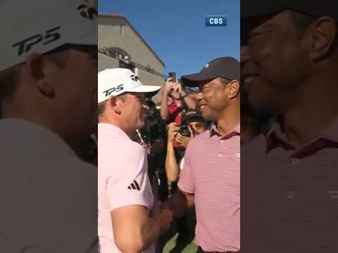 Tiger greets the new champion🤝
